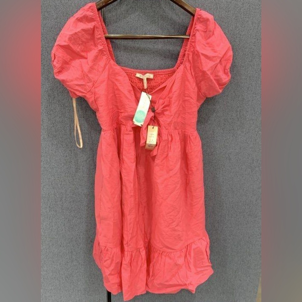 BCBGeneration Coral Puff Sleeve Top - Picture 1 of 4